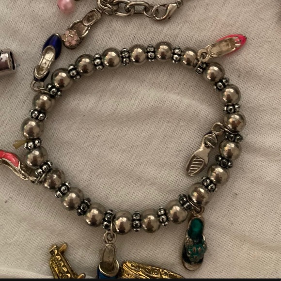 Silver Charm Slipper bracelet - Picture 6 of 7